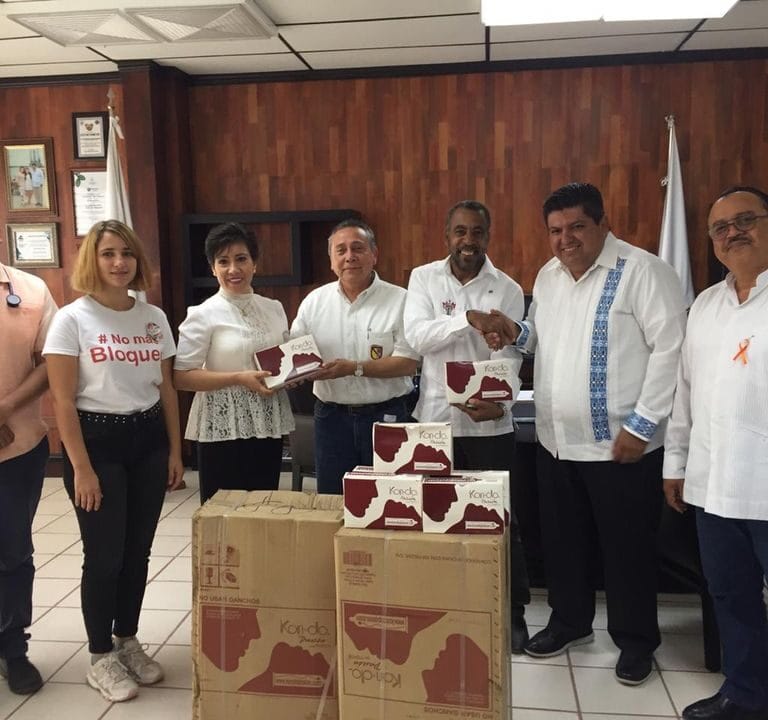 Xalhabana A.C. y Fundación Presmanes, donaron 2000 preservativos al municipio de Tuxpan
